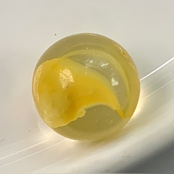 Vintage Yellow Egg Yolk Cat’s Claw Blown Glass Antique Marble - Picture 3 of 16